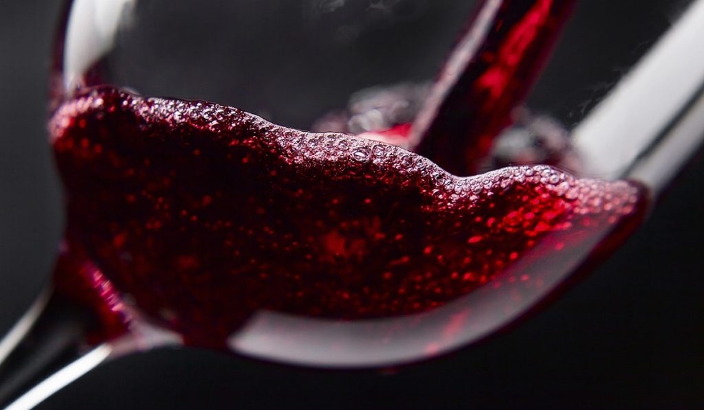 Şarap Nedir? Nasıl Yapılır? Faydaları ve Zararları Nelerdir?