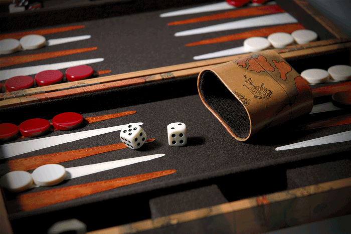 Tavla Nedir? Nasıl Oynanır?