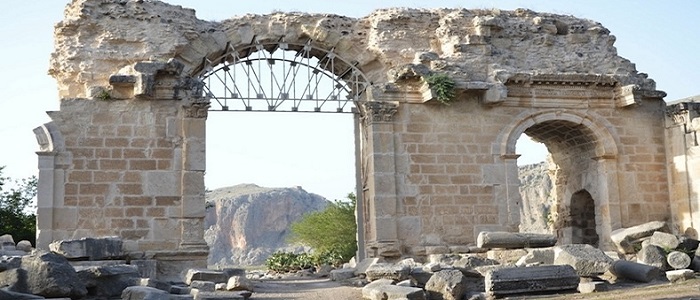 Anavarza Kalesi'nin Tarihçesi