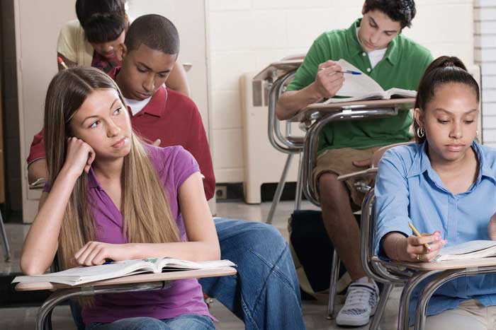 Dikkat Eksikliği (Dağınıklığı) Nedir? Nedenleri, Belirtileri ve Tedavisi Nelerdir?