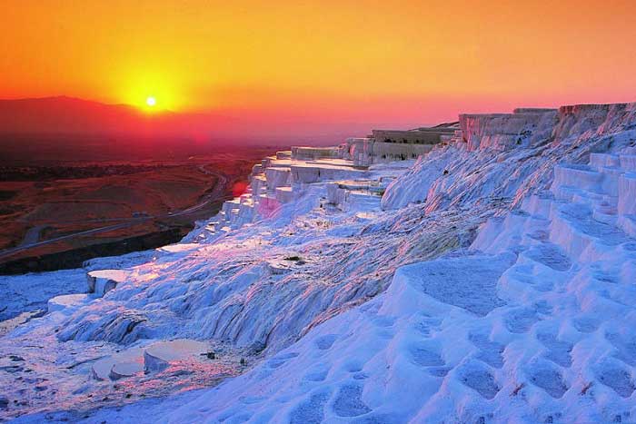 Pamukkale Travertenleri Hakkında Bilgiler; Tarihçesi, Nerededir, Nasıl Oluşmuştur?