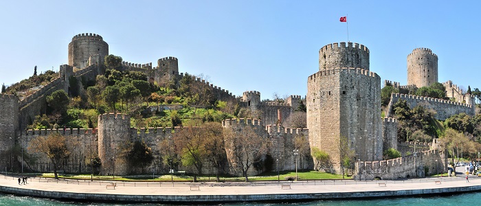 Rumeli Hisarı'nın Mimarisi