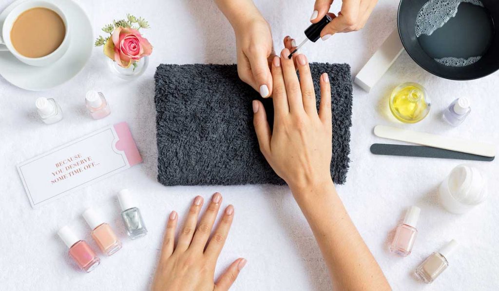 Manikür Nedir? Nasıl Yapılır? Yaparken Nelere Dikkat Edilmelidir?