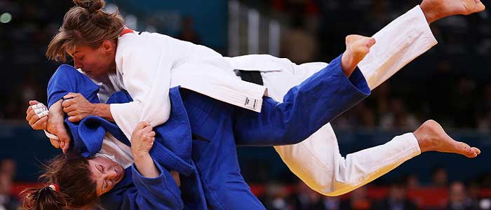 Hülya Şenyurt'un Hayatı