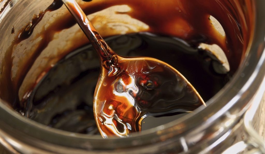 Keçiboynuzu Pekmezi Nedir? Nasıl Yapılır? Kullanım Alanları ve Faydaları Nelerdir?