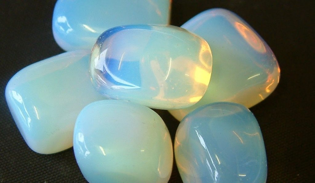 Aytaşı Nedir? Özellikleri ve Faydaları Nelerdir?