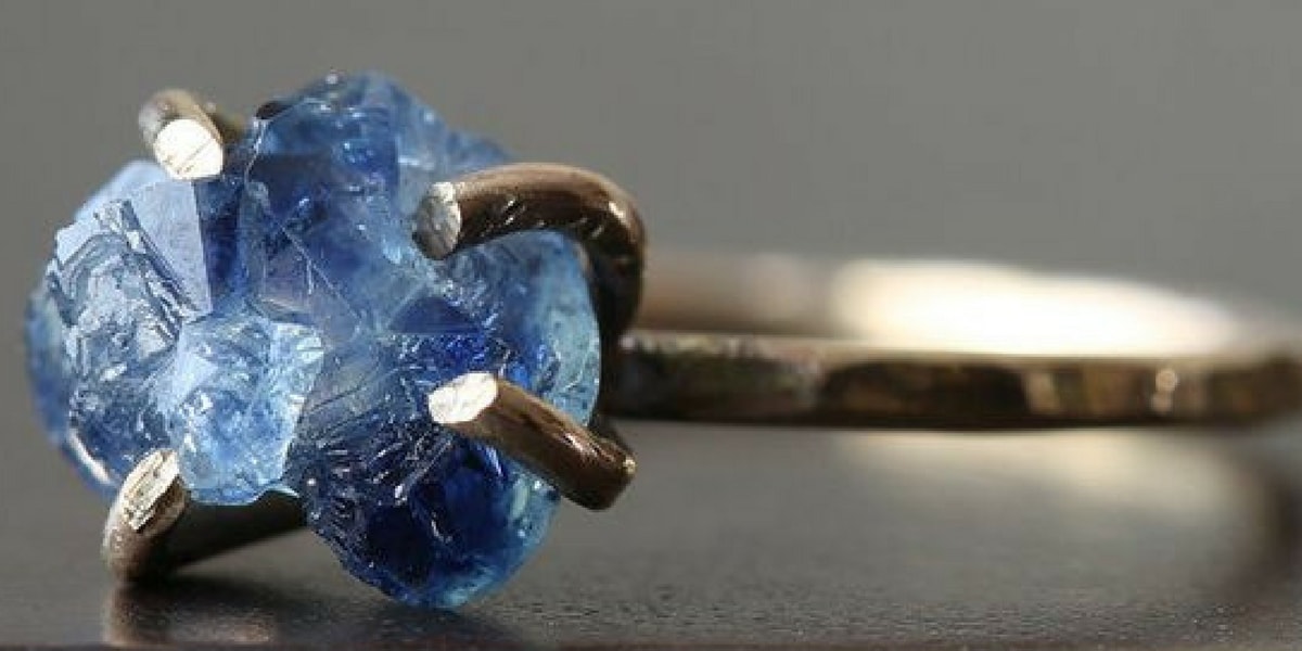 Safir Taşı Nasıl Temizlenir?