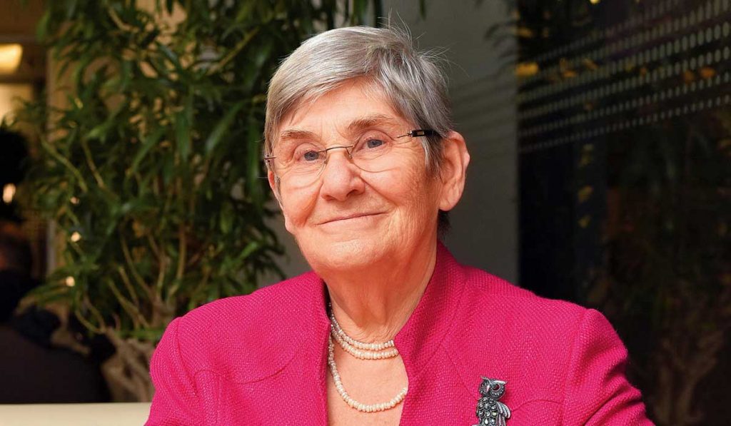 Canan Karatay Kimdir? Hayatı ve Eserleri